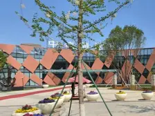 海港城二期,精装修,采光充足。