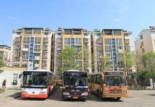 出行便利 出门就是 公交站台39路 52路 604路