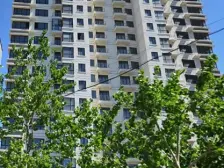 三室两厅两卫,中间楼层,房主诚心出售