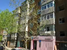 九中武汉街,近医院,近车站,近广场。