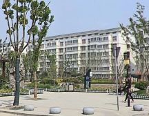 滨河花园6+7,精装修拎包入住,带南北大平台,地下室