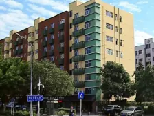 房子楼层好,看房方便,户型方正。