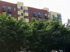 交通便利 工业区 近市场 免费停车 小区环境好