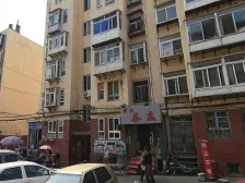 封闭小区 顶加阁 框架房有平台 房屋年代新 停车方便