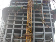 正大天峰,空中别墅 核芯区域,位于音乐喷泉东边。