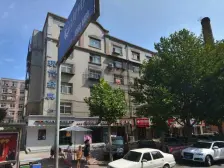 此房采光充足,交通便利。房子保持好