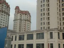 上下三层联排别墅实木装修,带三面院子