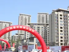 小区进门中间位置,位置好,视野佳