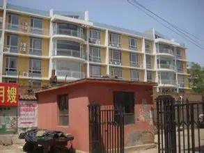 精装修国标三居 带一层 满五 闹中取静 停车方便