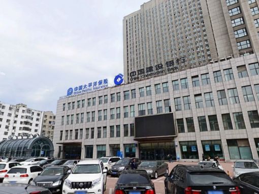 上和置地广场1室1厅1卫南朝向2100.00元/月出租