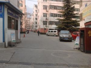 市政府,御碑楼小区三室,三室朝阳,满五唯一费用低