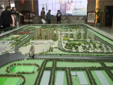 湖心岛西边户,全屋定制。俯瞰河景。