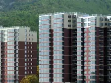 单价低 电梯房 楼龄新 地势平坦 到市区近 交通便利