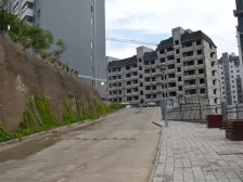 欧尚风景房屋出售,有电梯两室户型方正