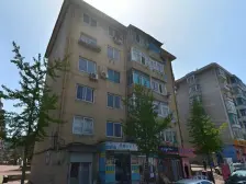 嘉汇楼下 无坡 不遮挡 地脚好