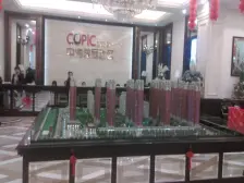 上和府一楼带院 带地下两层 带车位 带家具家电