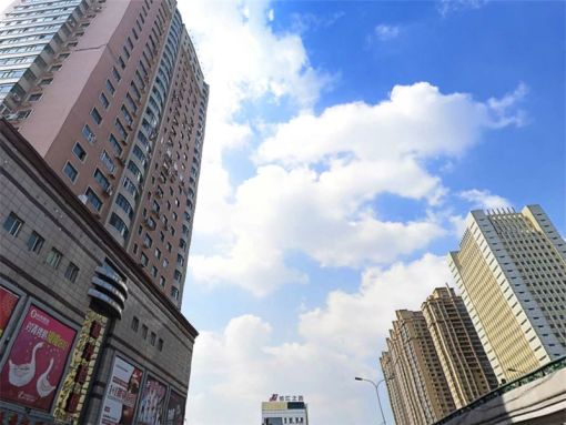 和兴商厦3室1厅1卫南朝向5000.00元/月出租