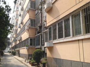 王城路一外中间层大三室通透采光好