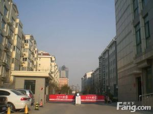 市府东南多层一楼毛坯三室楼座位置优越