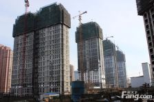 哈西 东方新天地 三室二厅三叶草户型 装修好 位置好