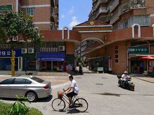 新达花园 3室1厅 东南