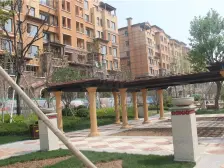 楼龄新、中间楼层、户型好,出门锦艺城商场