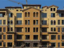 锦艺城顶楼复式,天花板装修,实用面积200平左右