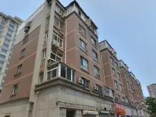 火车站菜市后身精装修大三室中高楼层