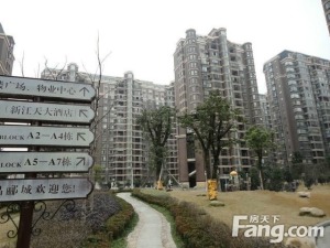 水晶郦城4室2厅南北