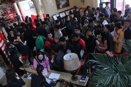 融科钧廷二期开盘劲销4亿元 中小户型受追捧 融科钧廷二期开盘劲销4亿元 中小户型受追捧