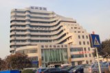 潍坊十笏园商业文化街区紧邻的脑科医院。
