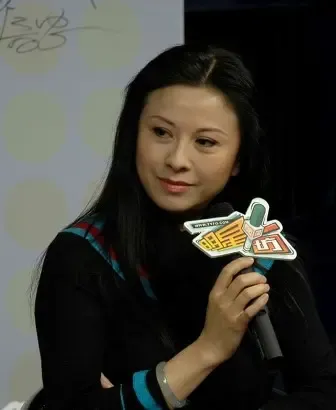 梁雁翎炒楼炒到破产 跌入谷底身负巨债卖保险
