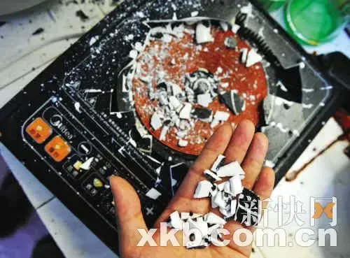 美的电磁炉爆炸女白领被炸飞头部严重受伤