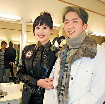 谭耀文和陈芷菁 1996年8月邀请陈芷菁任自己新歌《欠什么》的mtv女