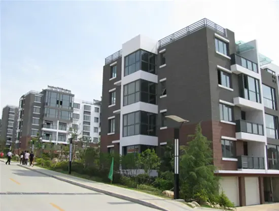 威海市房地产开发协会会长办公扩大会议在荣成石岛海映山庄隆重举行