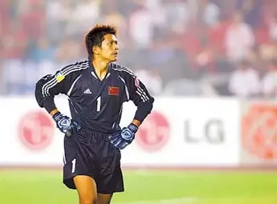 刘云飞主动现身回应死亡传闻 多图回放前国门风采