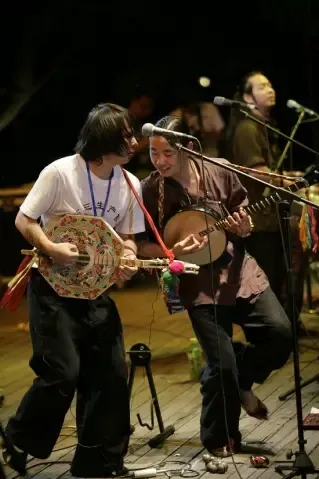 清洗耳朵聆听山人乐队唱山歌独具草根智慧组图