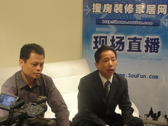 左侧为夏图总经理吴青先生，右侧为欧凯龙总经理吴大伟先生