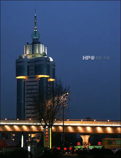 大小商铺 风格建筑撑起大连最繁华青泥洼桥(图)