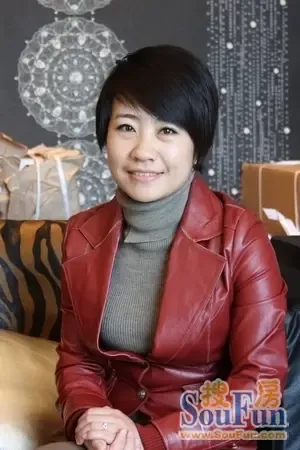 在看房团即将出发之际我们有幸邀请到"润园翡翠城"胡艳萍女士,就项目