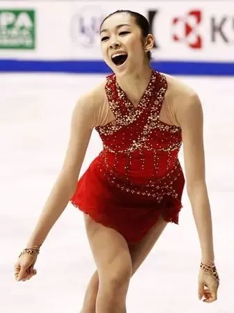 朴泰桓恋上金妍儿 看金妍儿赛场靓丽家居照(图)