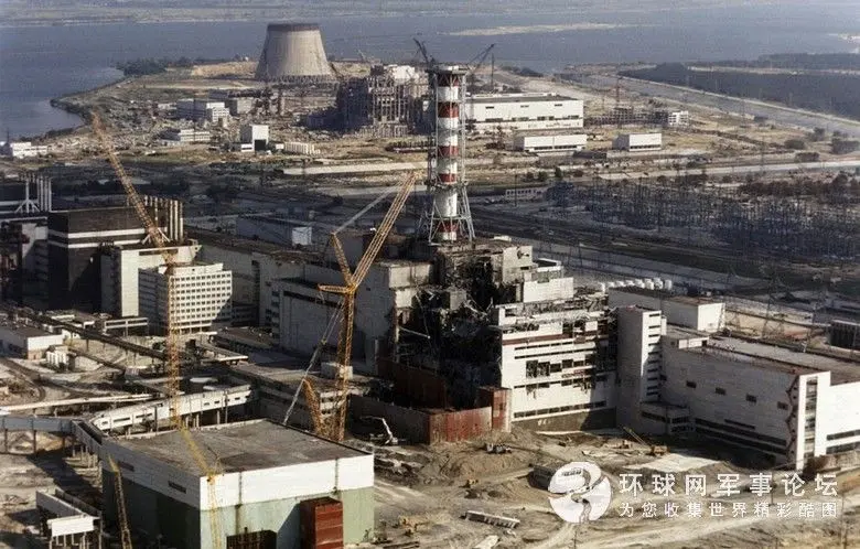 福岛核电站壳体露出切尔诺贝利死城惨状图