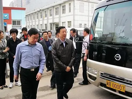 孙兆学一行来唐考察 副市长陪同考察中环广场