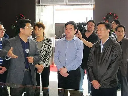 孙兆学一行来唐考察副市长陪同考察中环广场