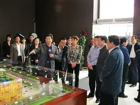 孙兆学一行来唐考察副市长陪同考察中环广场