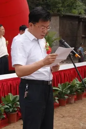 桥东区委常委常务副区长赵路新致辞