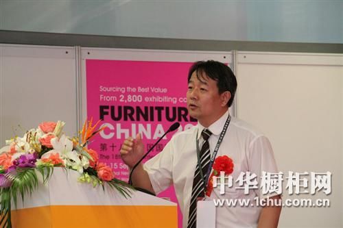 2011中国（上海）橱柜行业发展高峰论坛上，庞总发表的演讲