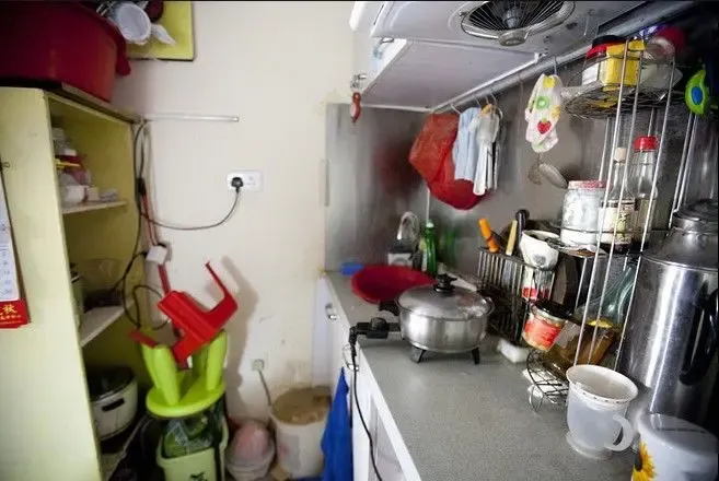 香港穷人的"笼屋"生活