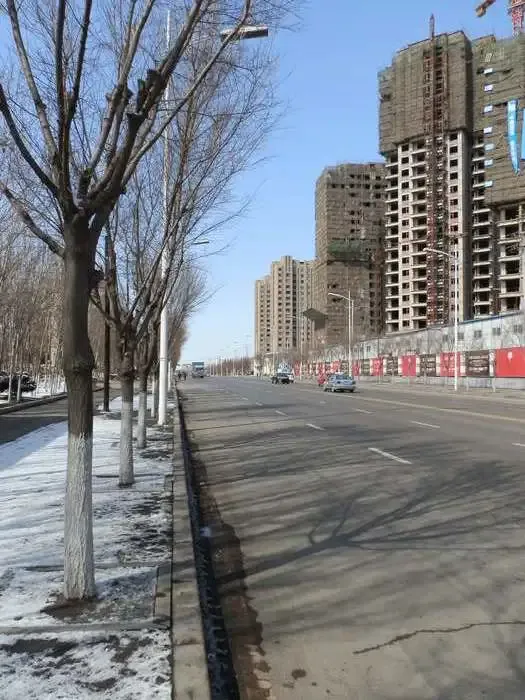 整洁的燕塞湖街