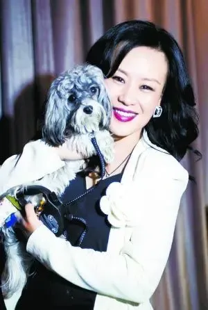 女主角: 陈青霞(邬君梅饰) 性格特征: 成熟优雅 角色特点: 她是女人帮